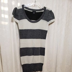 Rue21 sweater short sleeve M